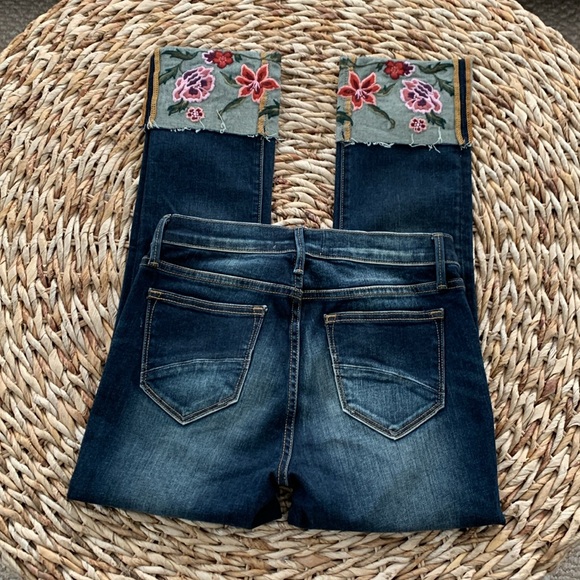 Driftwood Colette Embroidered Cuff Crop Jean - Picture 8 of 13